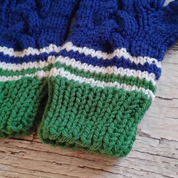 Hand-Knit Blue and Green Fingerless Mittens Vancouver Canucks Seattle Seahawks - Picture 2 of 7